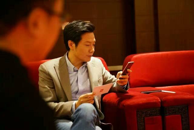 专访雷军:小米做芯片踩了华为踩过的坑 已耗资超10亿